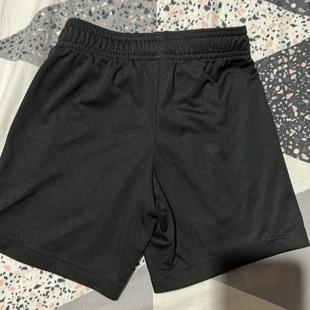 ADIDAS Genuine Boys Size 5-6 Shorts In Great Preloved Condition! - Picture 3 of 7